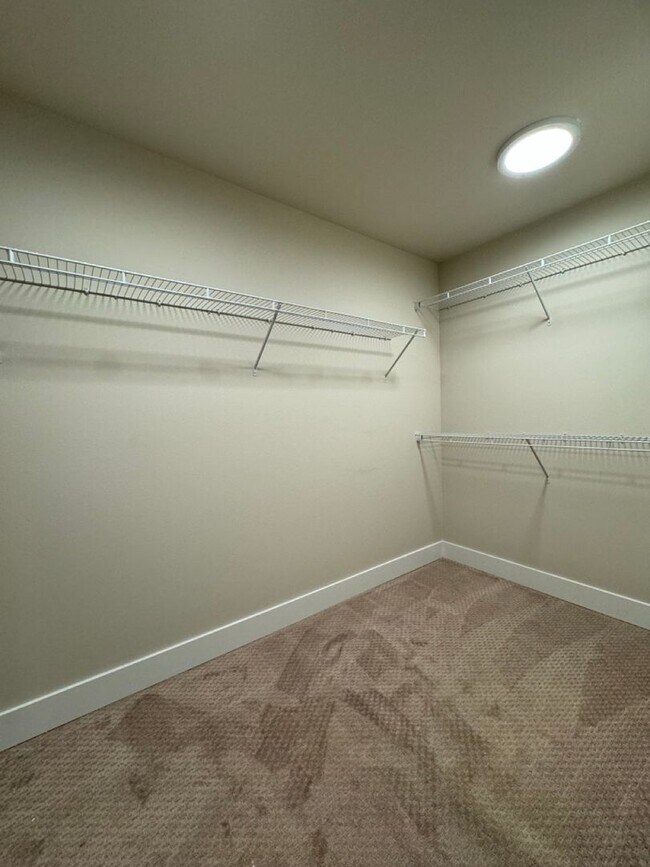 Building Photo - Gorgeous 4BR, 3.5BA Gem in Kingstone Community, Lynnwood,