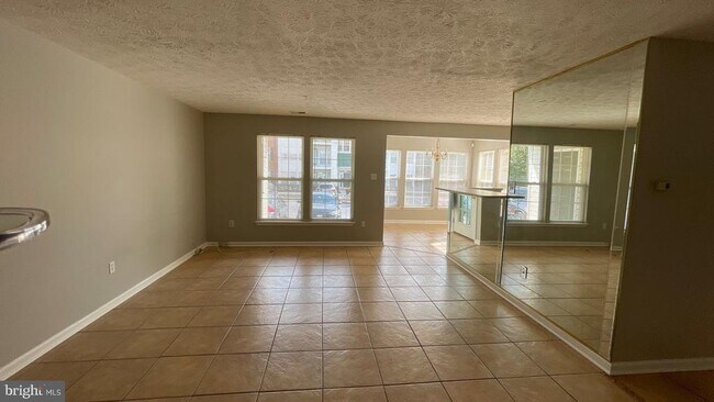 Building Photo - 4915 Riders Ct