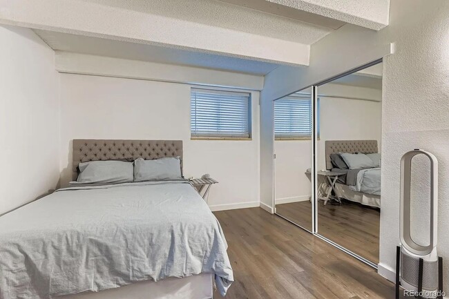 Building Photo - 555 E 10th Ave