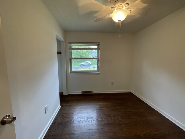 Building Photo - 1113 Craigmont Dr