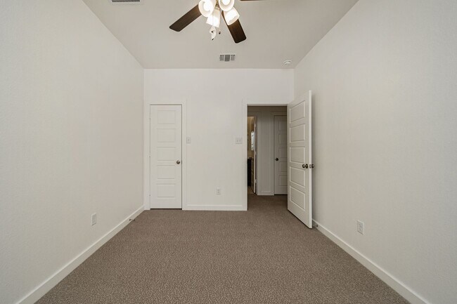 Building Photo - 8461 Adelaide Dr