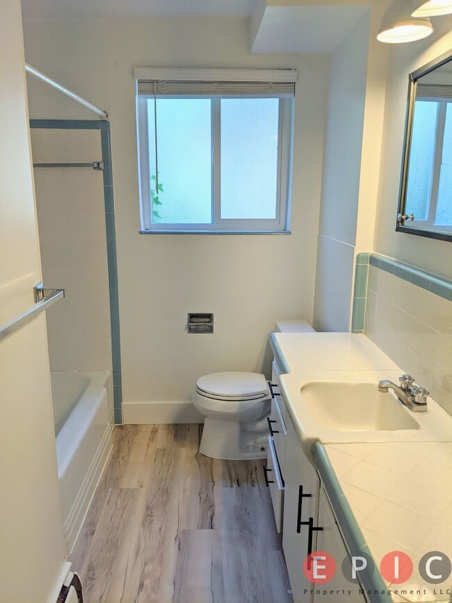 Building Photo - Executive 2 bedroom in the heart of sugarhouse