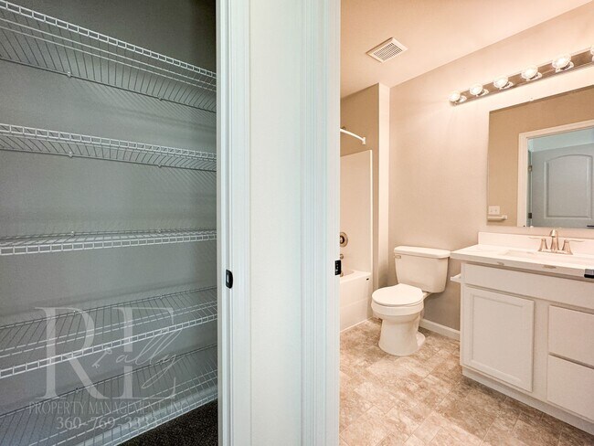 Building Photo - SUPERSIZED 5-Bd HOME