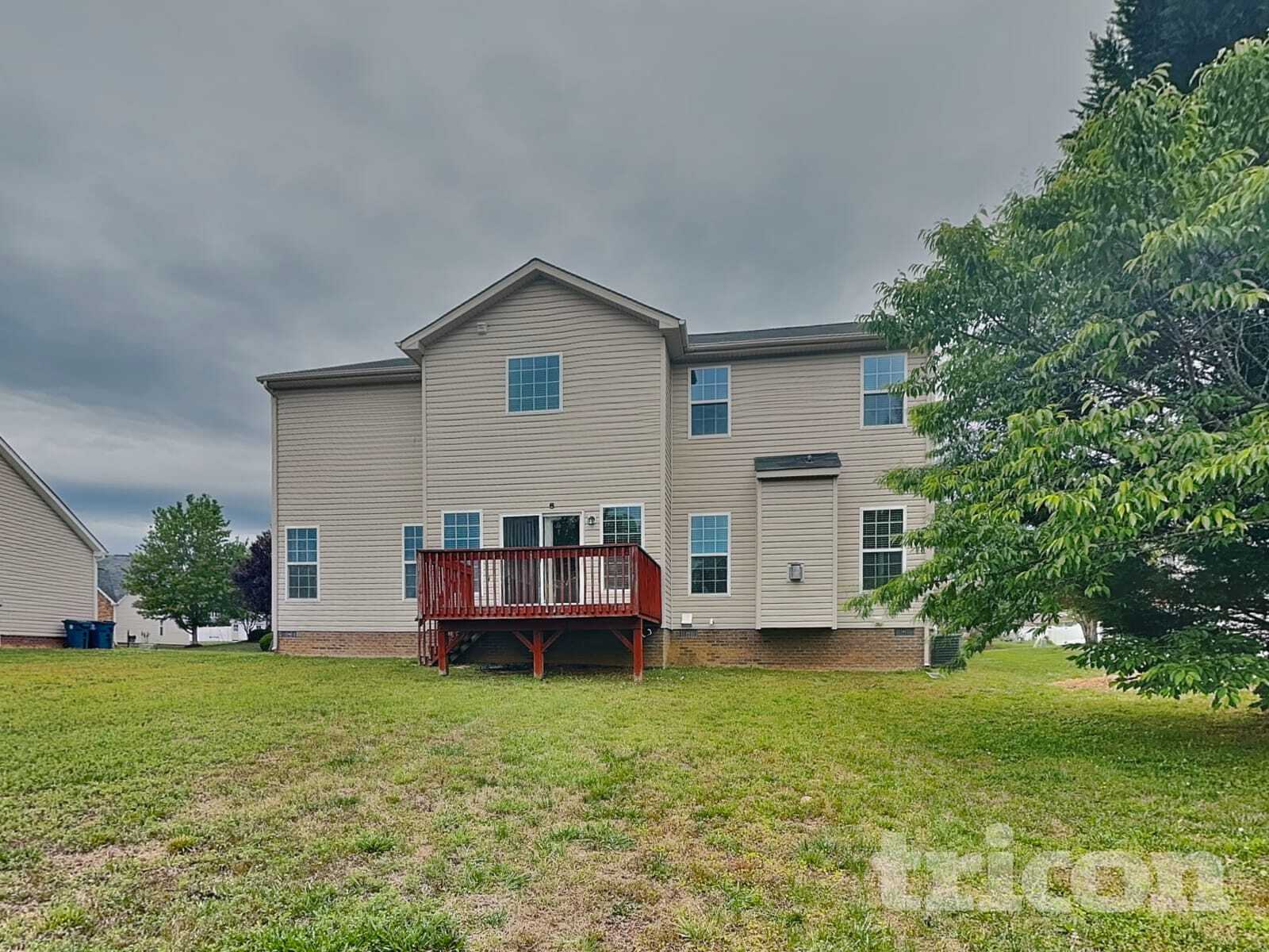 Building Photo - 2190 McLaughlin Dr