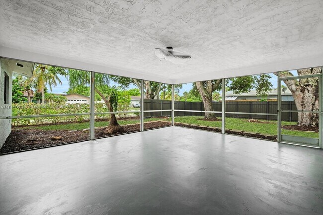 Building Photo - 679 SW 17th Ct