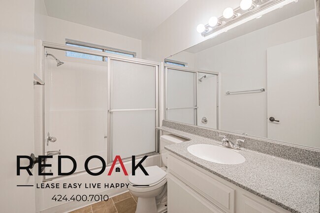 Building Photo - 13444 Moorpark St