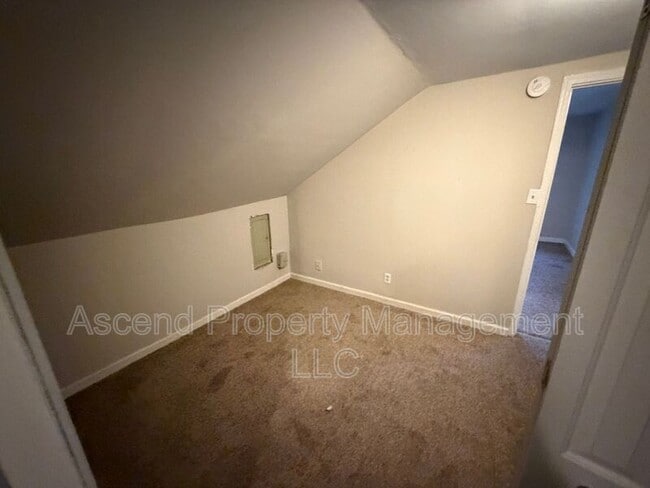 Building Photo - 2111 Chamberlain Ave.