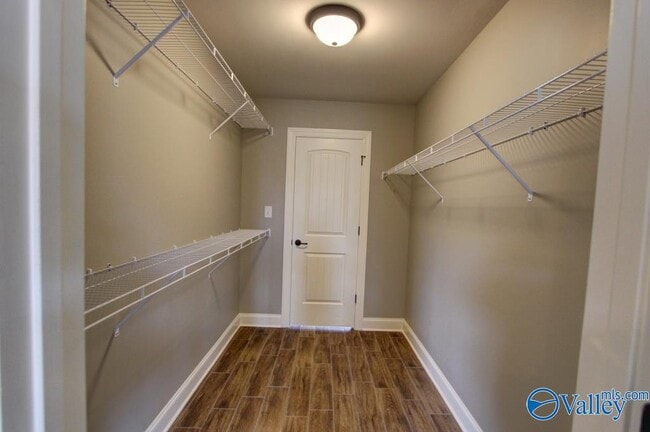 Building Photo - 22947 Pin Oak Dr