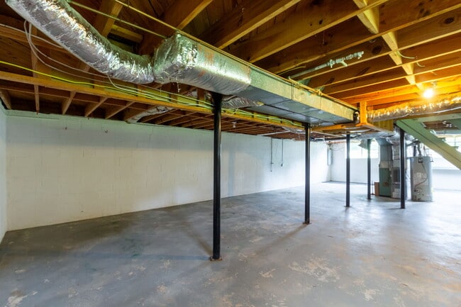 Building Photo - 309 Milton Ave