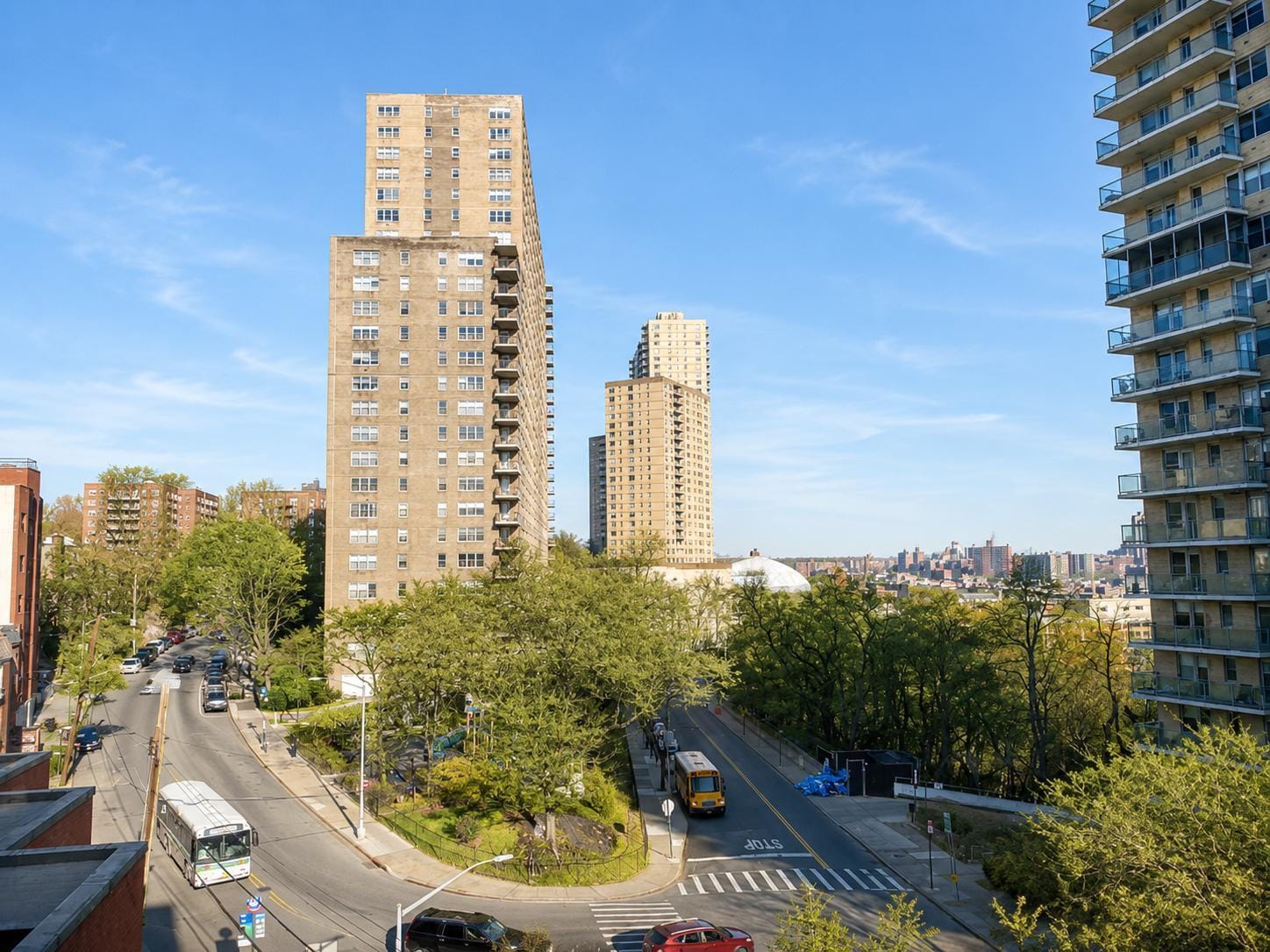 Building Photo - 500 Kappock St