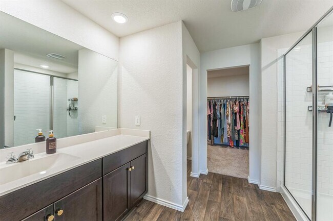 Building Photo - 821 Bahia Pl