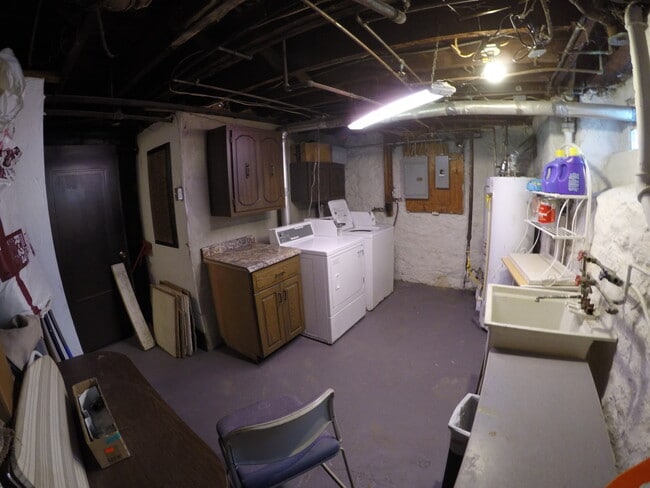 Building Photo - 5439 Baywood St