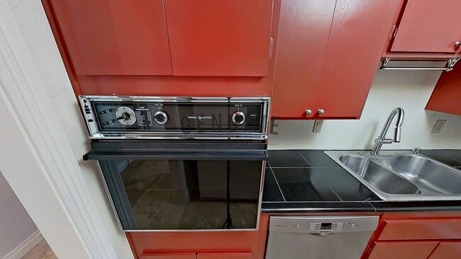 Building Photo - Second Floor Condo in Rossmoor Park Commun...
