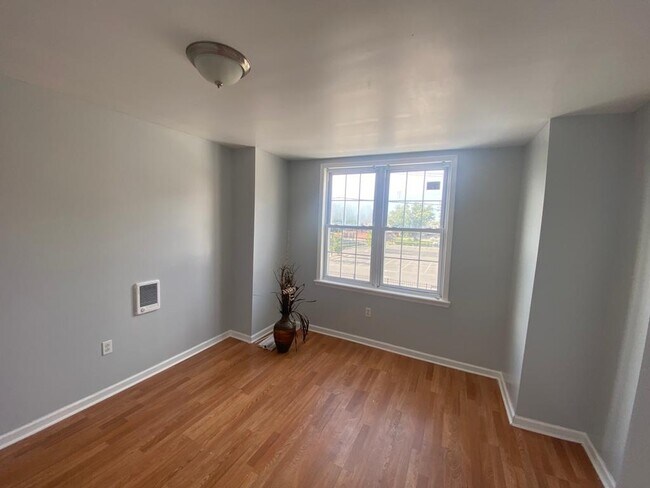 Building Photo - 1114 Jackson St