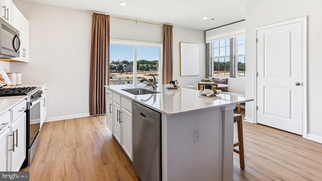 Building Photo - 198 Sandy Rdg Rd