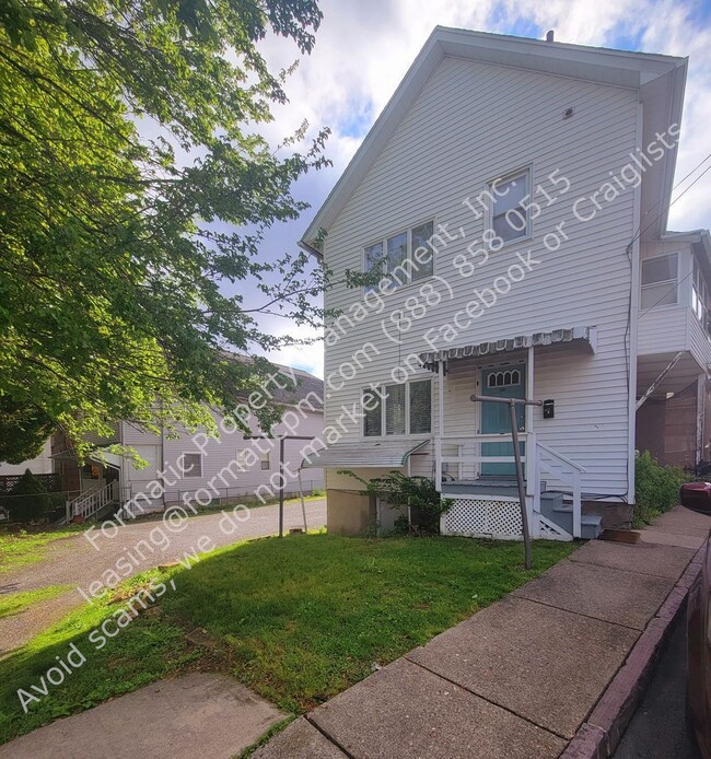 Primary Photo - 262 Gilligan St