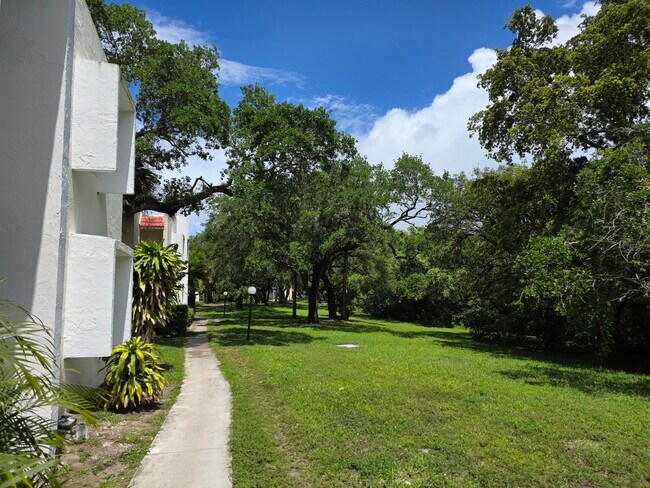 Building Photo - 683 NW 13th St