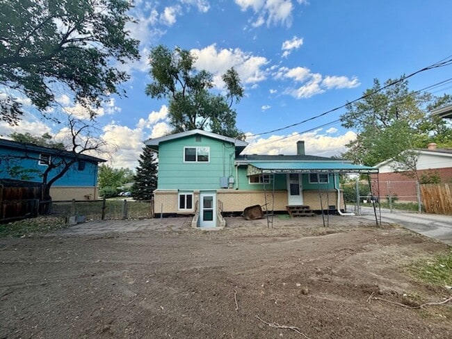 Building Photo - 387 S Queen Cir