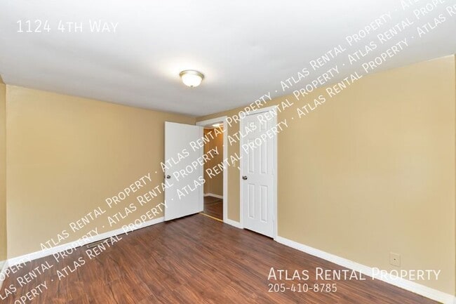 Building Photo - 1124 4th Way