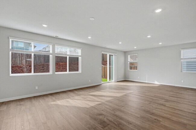 Building Photo - Spacious New Construction 4 Bed, 2.5 Bath Home in Coburn Terrace