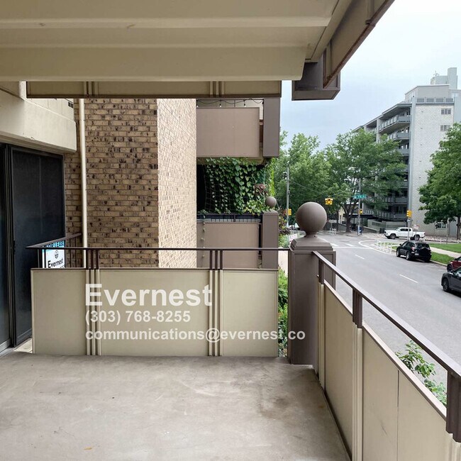 Building Photo - Cozy 2 Bed & 2 Bath Condo in Denver / Pet-...