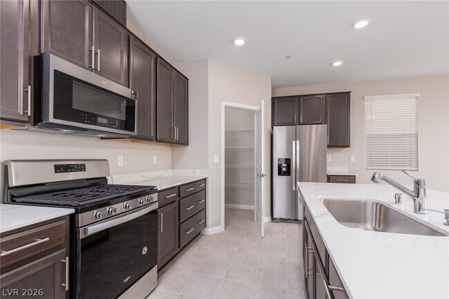 Building Photo - 2448 Bellinzona Pl