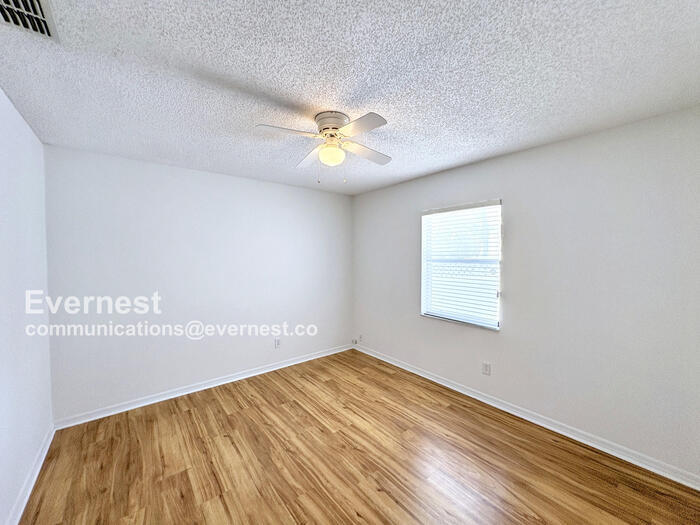 Building Photo - 2604 Sablewood Dr