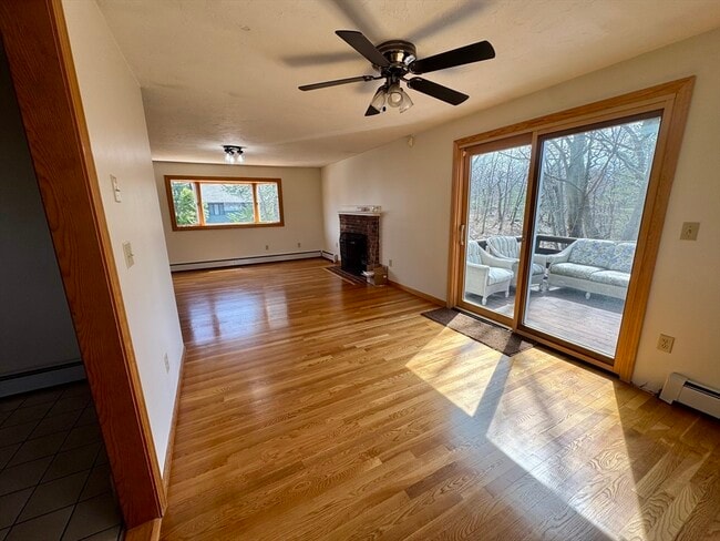 Building Photo - 15 Curlew St