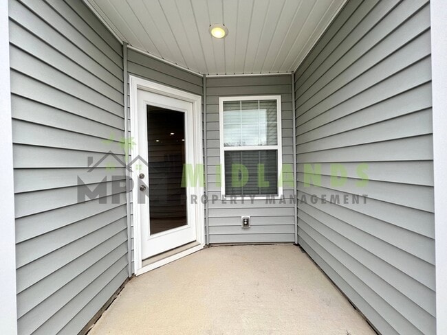 Building Photo - 1221C Champions Rest