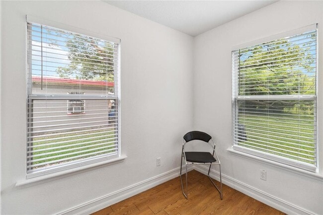 Building Photo - 634 18th St