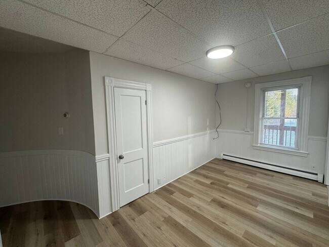 Building Photo - 16 Avon St