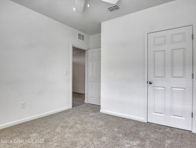 Building Photo - 7508 Tourmaline Dr