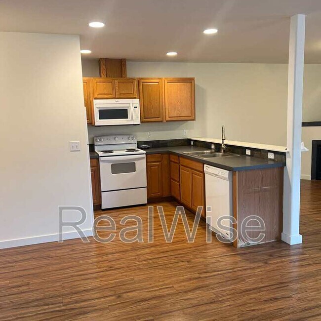 Building Photo - 1214 SW 27th St