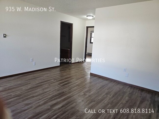 Building Photo - 935 W Madison St