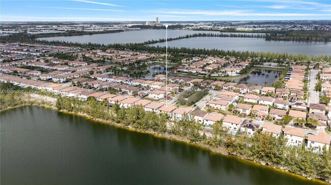 Building Photo - 9910 NW 86th Terrace