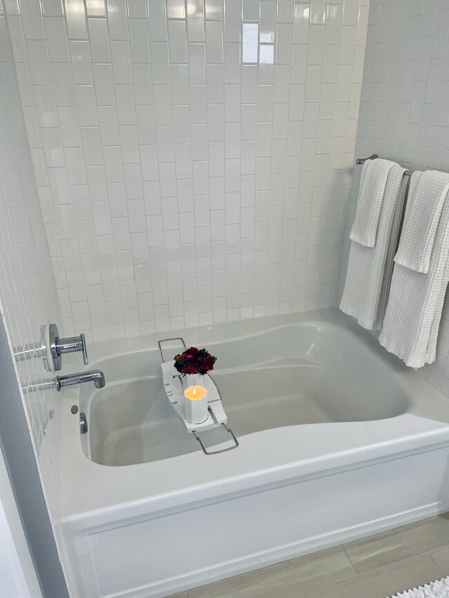 Master Bathroom - 603 Davis St