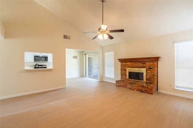 Building Photo - 1417 Quail Crest Dr