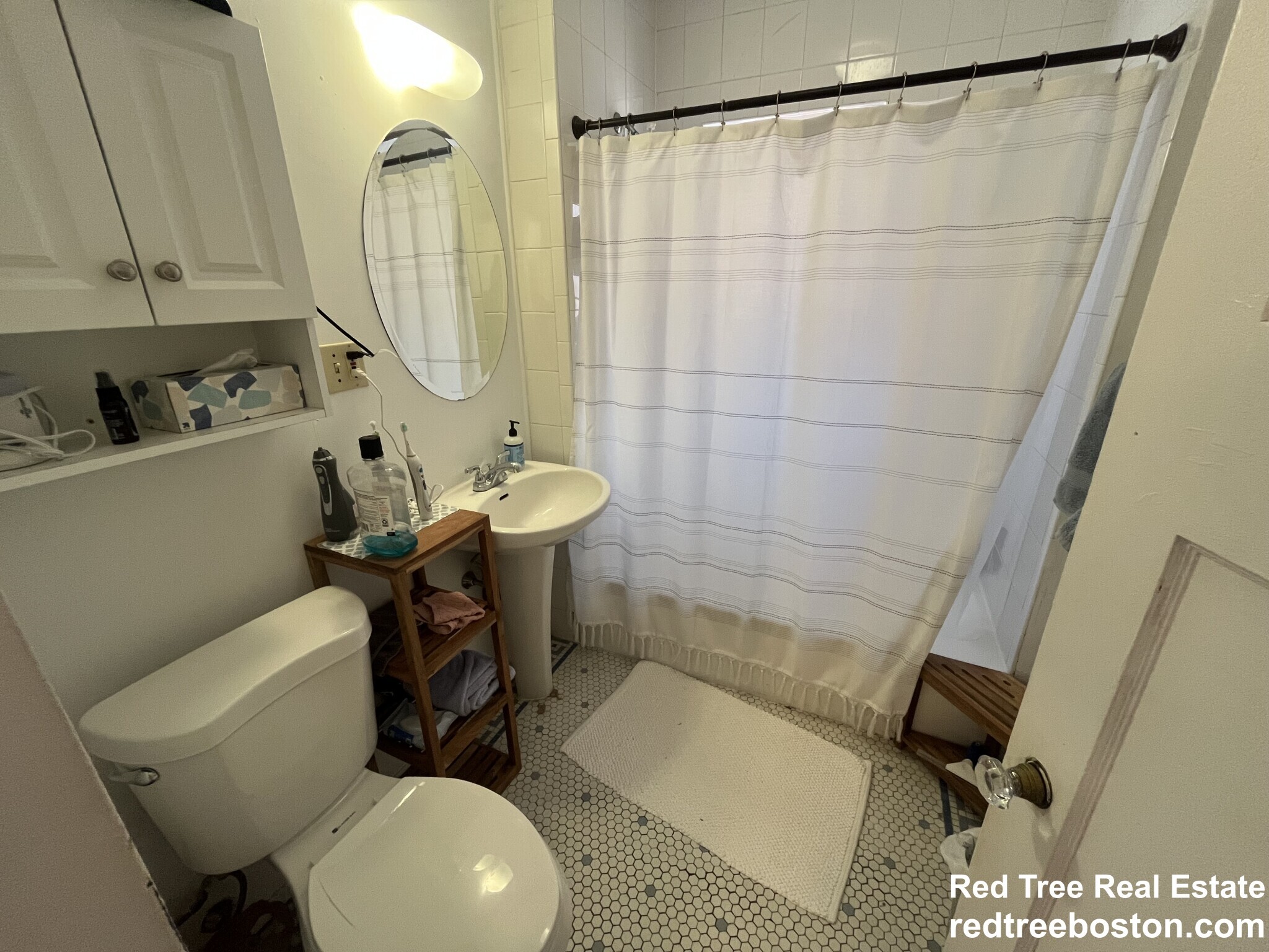 Apt 12 - 458 Park Dr