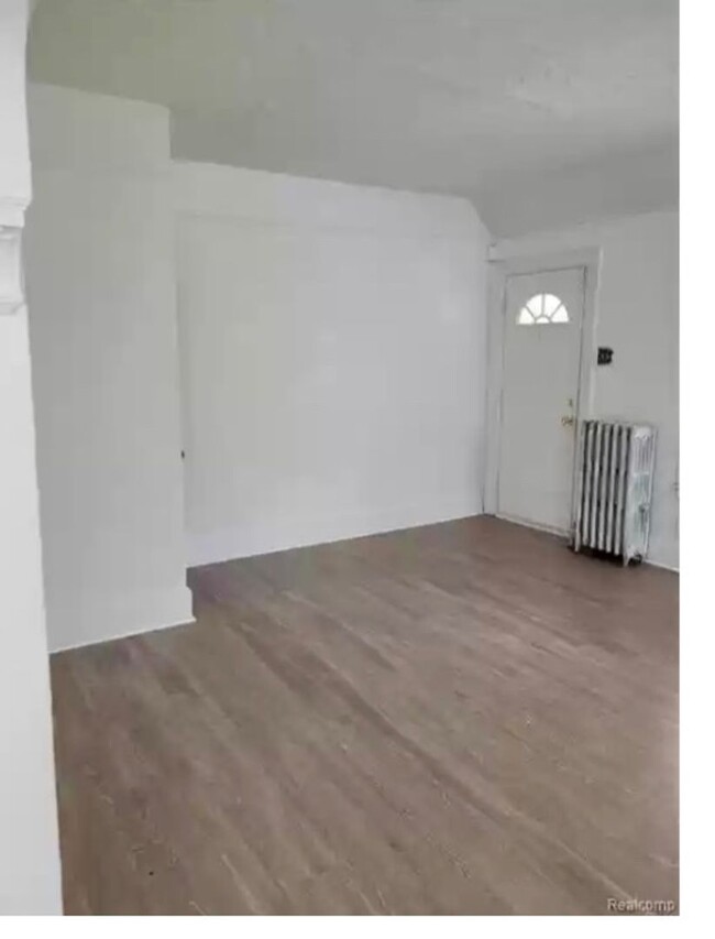 Building Photo - Charming brick duplex, lower unit ... Ask ...
