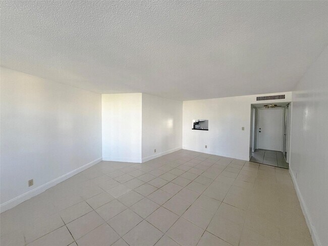 Building Photo - 301 N Ocean Blvd