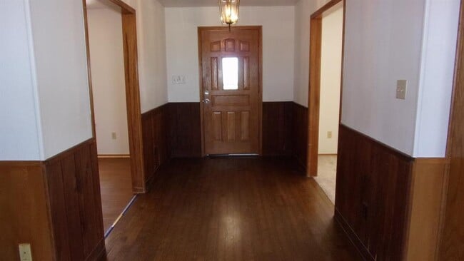 Building Photo - 1802 Goehmann Ln