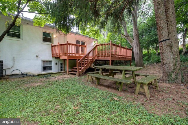 Building Photo - 1501 Walden Dr