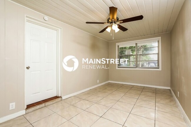 Building Photo - 6234 Balboa Dr