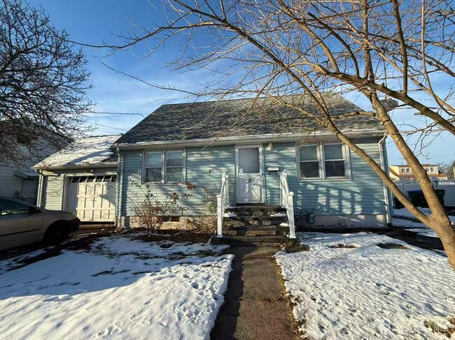 Building Photo - 11 S Pelham Ave