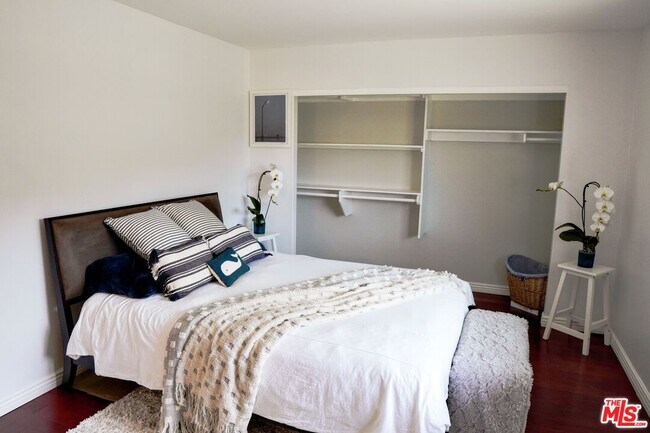 Building Photo - 2418 Graham Ave