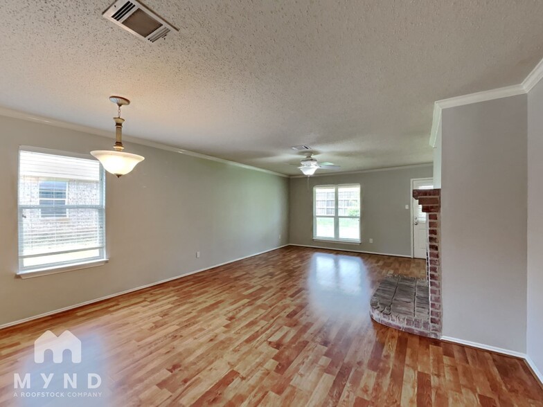 Building Photo - 9816 Coolidge Dr