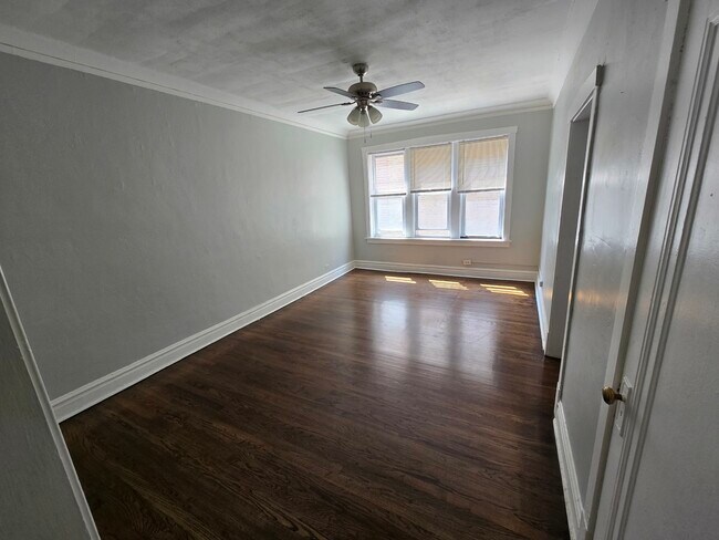 Building Photo - 4749 N Monticello Ave