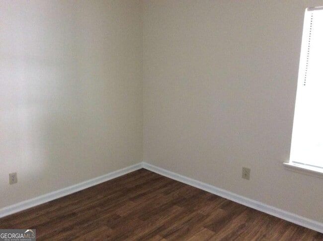 Building Photo - 200 Sheraton Ct