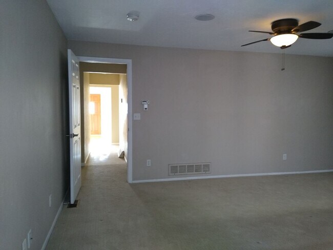 Building Photo - Stunning Ranch Home - Amazing Location - Backs up to Cherry Creek Trail
