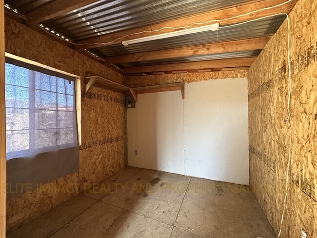 Building Photo - 2140 N Northway Ave